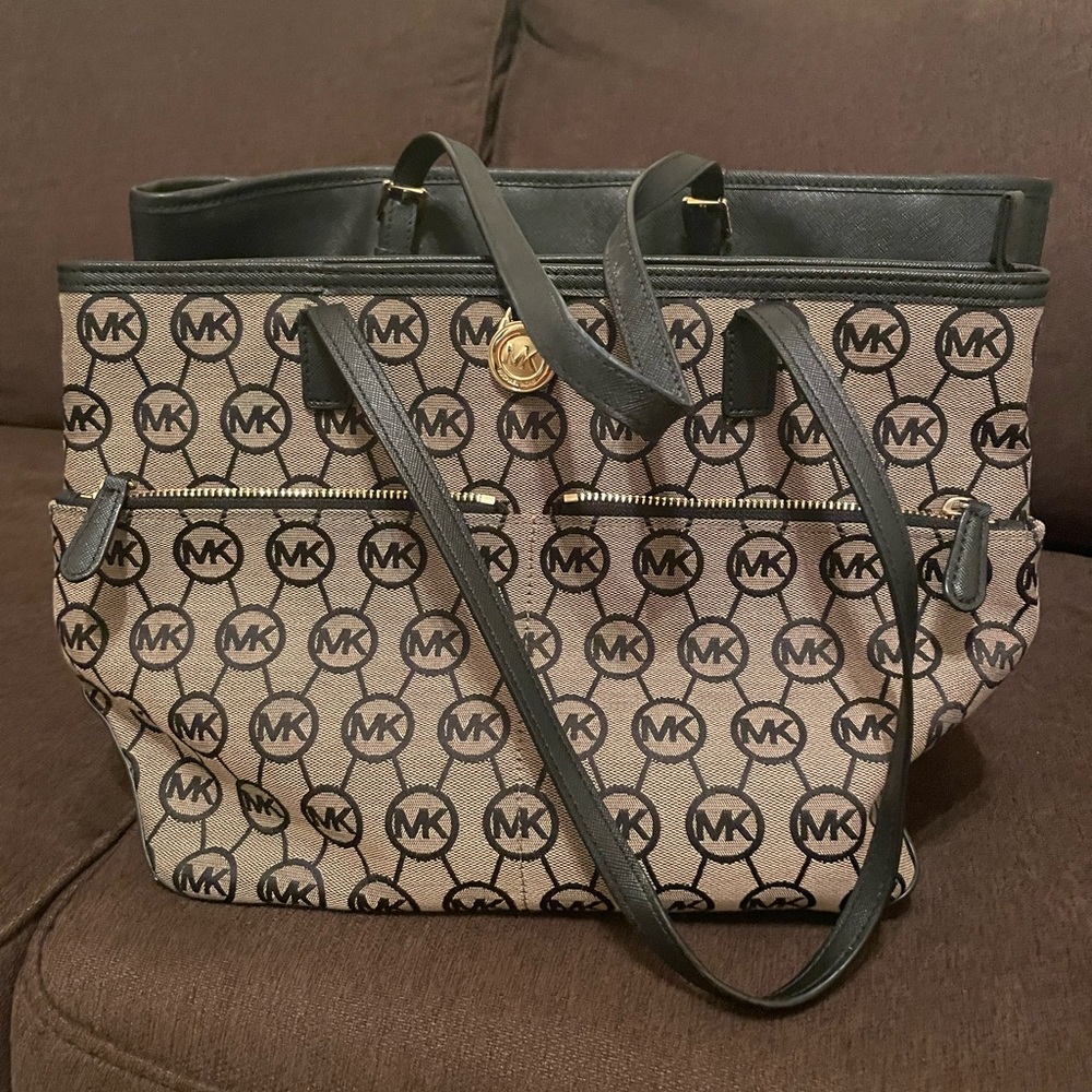 Michael Kors 2 bag Bundle. 1 Medium Logo tote and 1 large black tote.